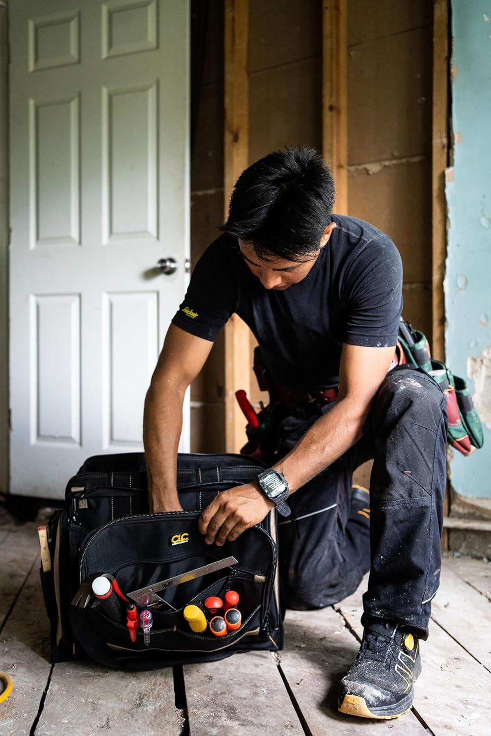 1539 Multi-Compartment 50 Pocket Tool Bag